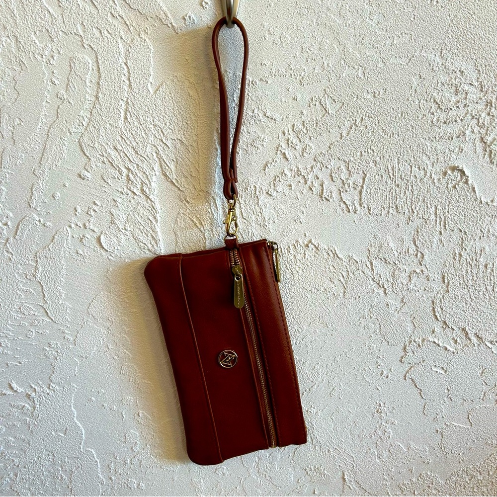 Adrienne Vittadini Wristlet